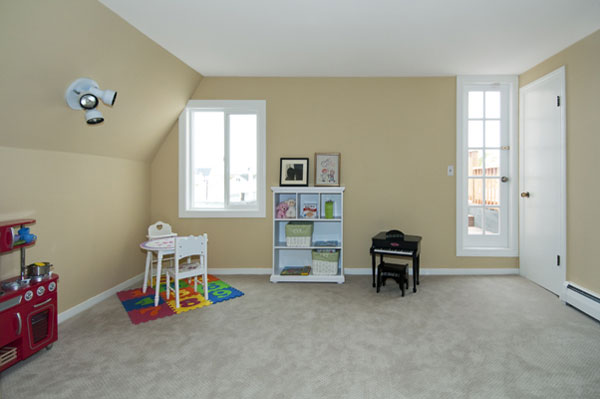 Lake Street: Arts & Crafts Condominium