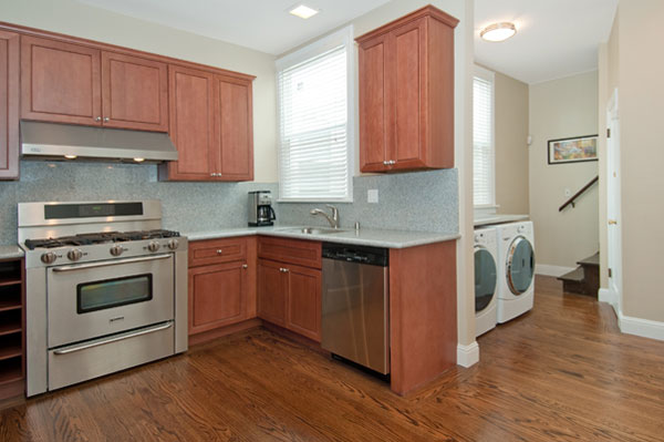 Lake Street: Arts & Crafts Condominium