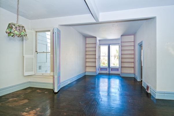 Lake Street: Arts & Crafts Condominium