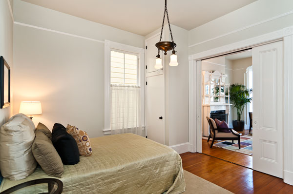 Noe Valley Victorian Condominium - 933 Church Street