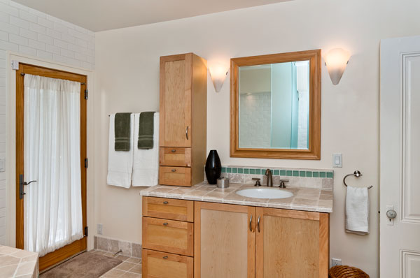 Noe Valley Victorian Condominium - 933 Church Street